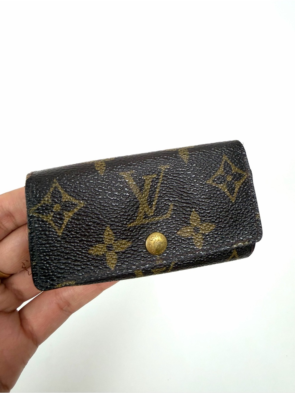 Authentic Louis Vuitton Monogram 4 Key Holder Case